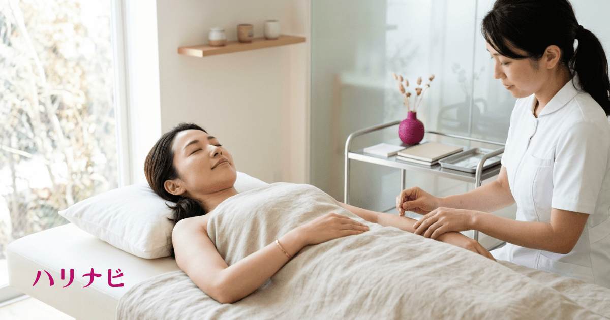 不妊鍼灸を受ける女性がリラックスしているイメージ