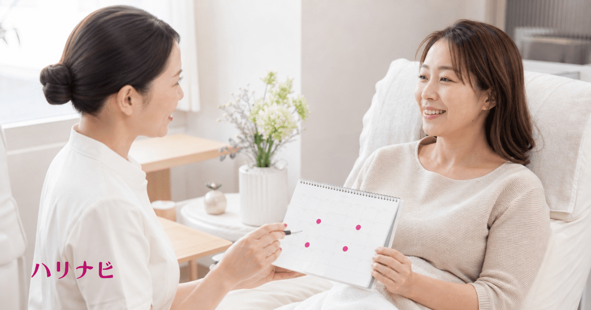 1〜2週間に1回のペースで美容鍼に通いながらセルフケアを続ける女性のイメージ