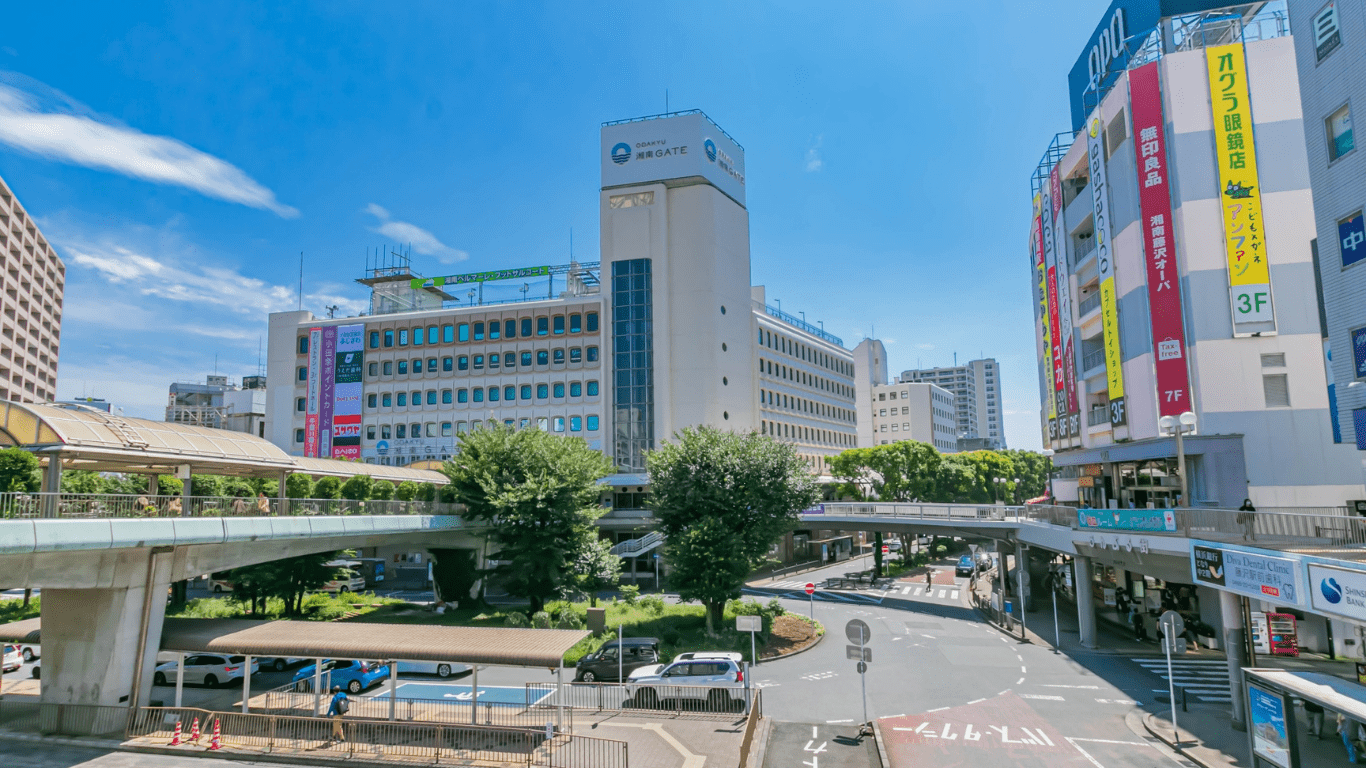 藤沢駅の南口ロータリーの写真